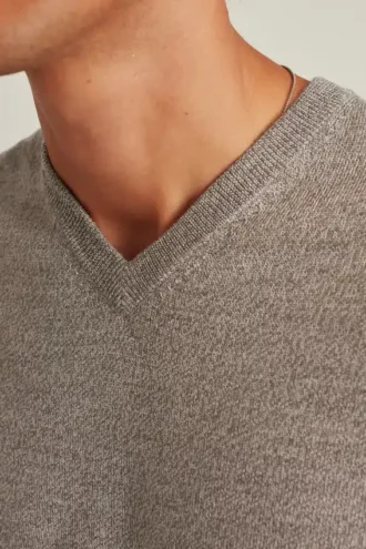 Suéter de merino lavable con cuello en V