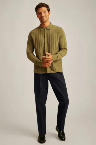 Suéter polo tipo cárdigan a rayas